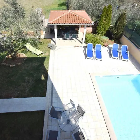 Daire Modern In Pula With Swimming Pool