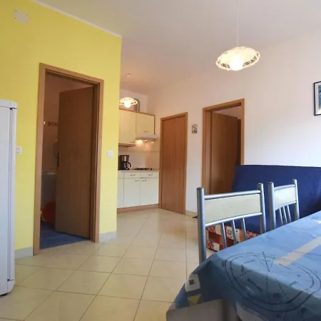 Modern In Pula With Swimming Pool *