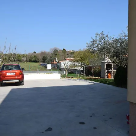 Lägenhet Modern In Pula With Swimming Pool