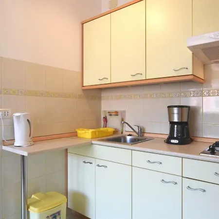 Modern In Pula With Swimming Pool Vinkuran